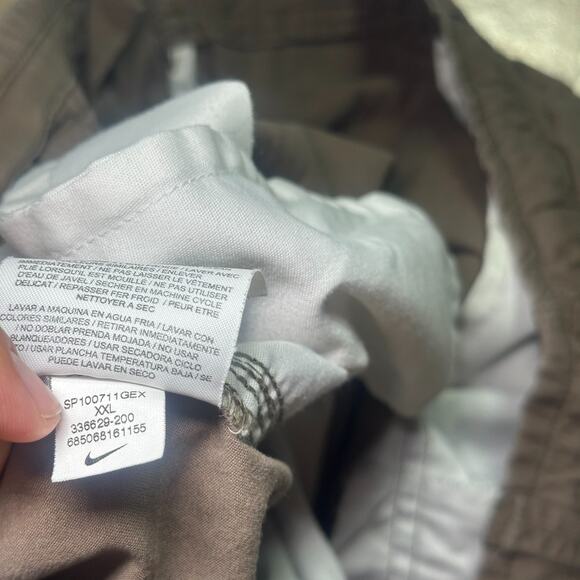 Vintage Y2K Nike The Athletic Dept. Brown Cargo Shorts Mens XXL Hiking Outdoors - Picture 9 of 11